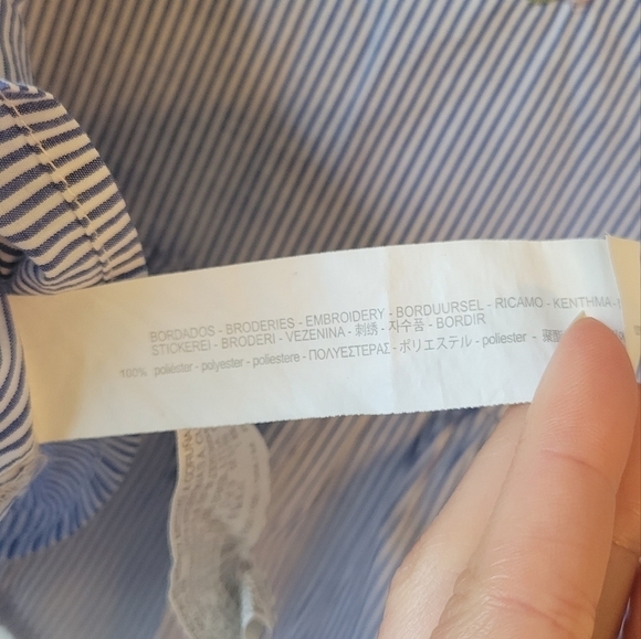 ZARA Blue White Stripe Ruffle Boxy Crop Top with Floral Embroidery sz Medium - Picture 7 of 7